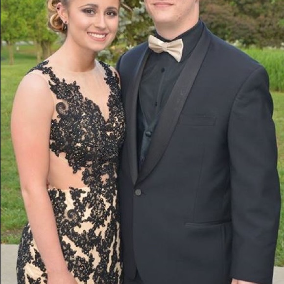 PROM DRESS - Picture 3 of 4